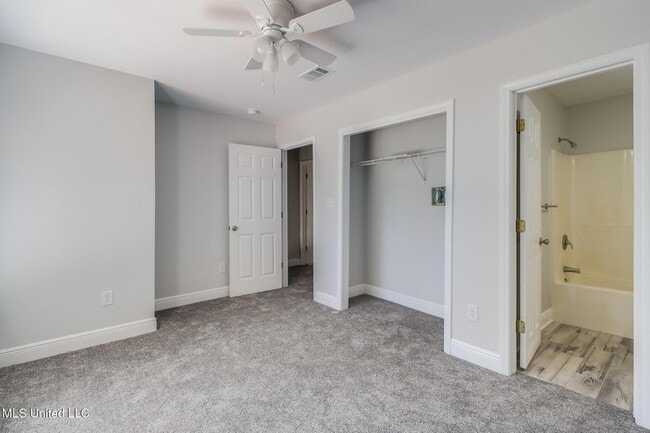 Building Photo - 233 Milray Ln