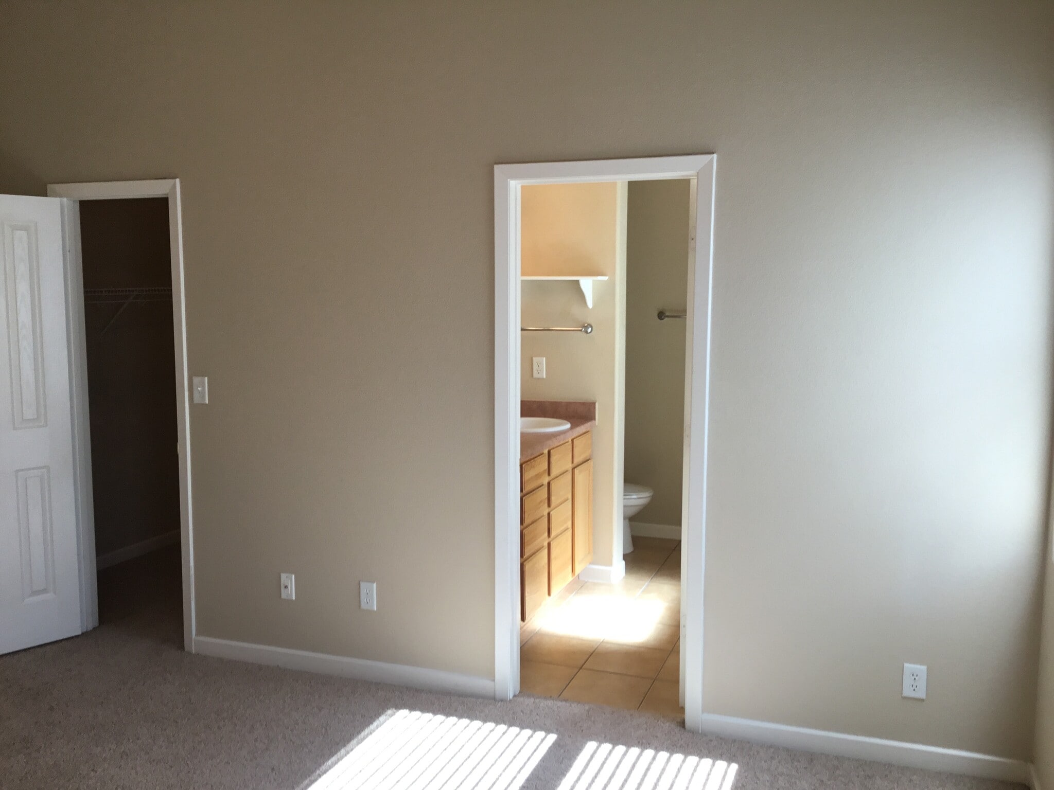 Building Photo - 2020 Palenque Dr SE