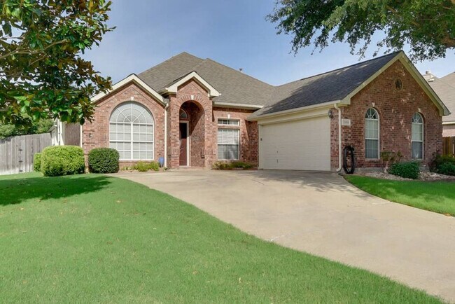 Building Photo - 1705 Fairfax Dr