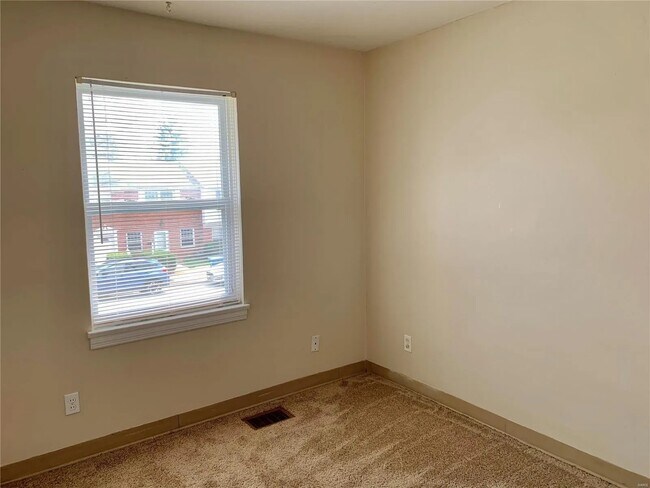 Building Photo - 1011 Pine St