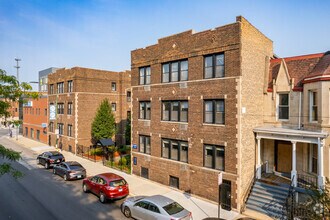 Building Photo - 740-750 W Addison St