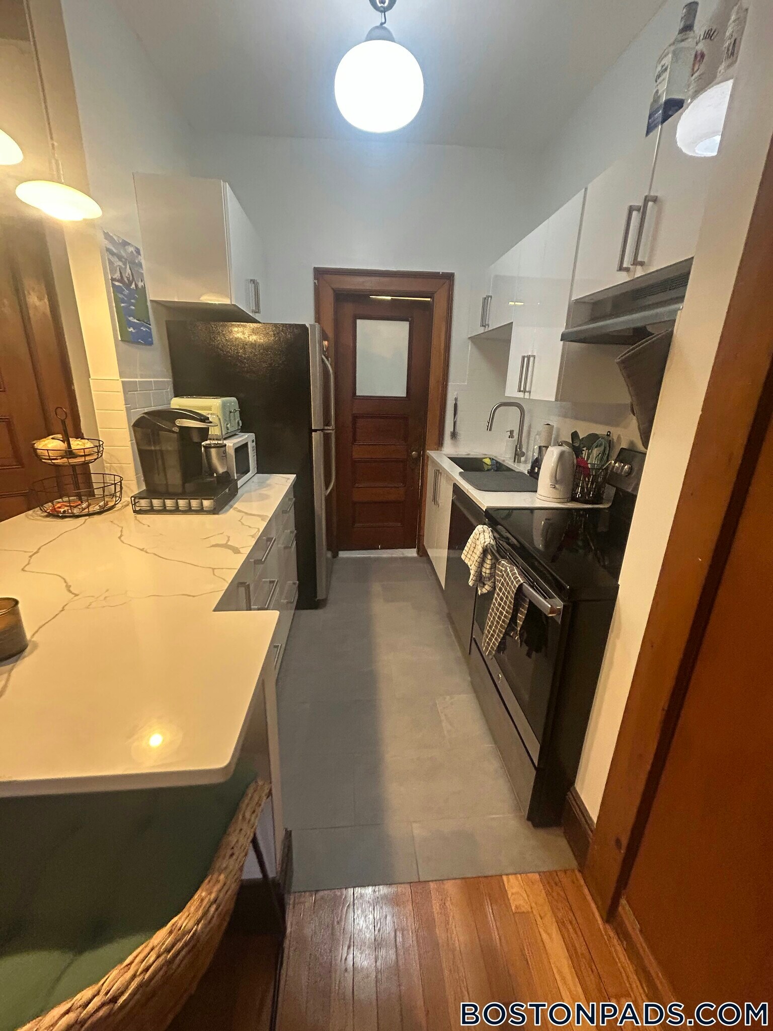 Building Photo - 849 Beacon St