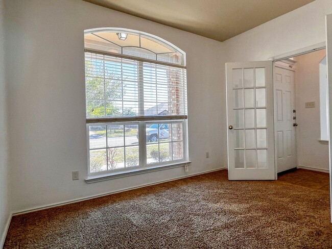 Building Photo - Available NOW!!!! This charming 1 story, 4...