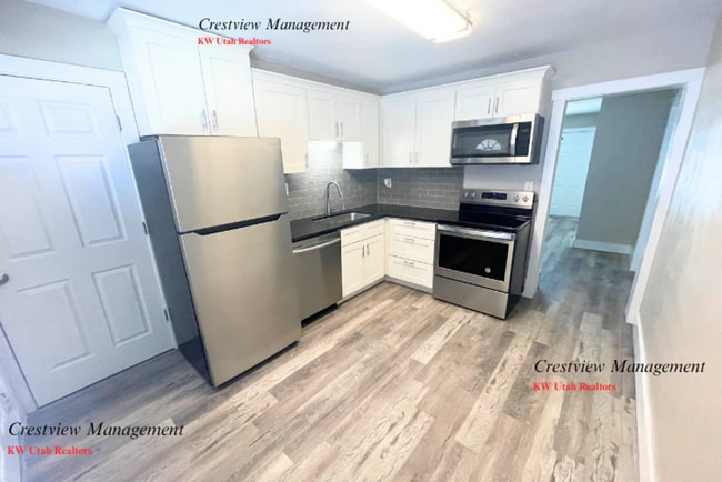 Building Photo - Claybourne Duplex
