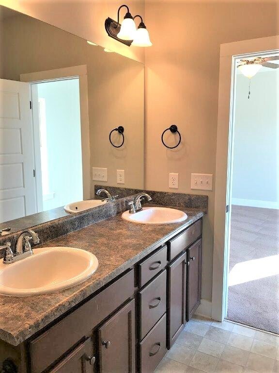 Building Photo - Home in Calera, AL.. View with 48 Hours Notice!