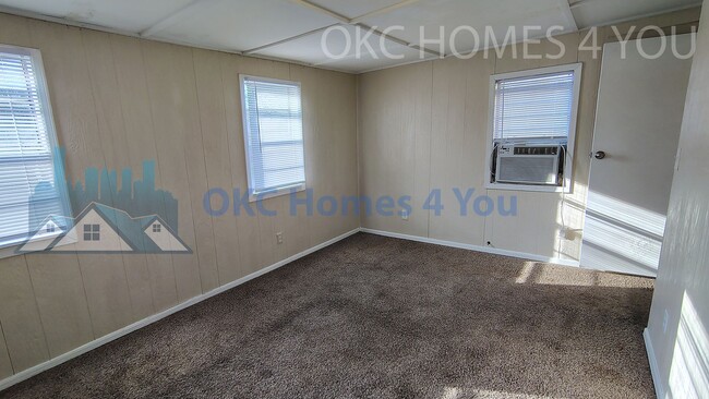 Building Photo - NW OKC 4 Bed Near I-44 & NW 23rd St.