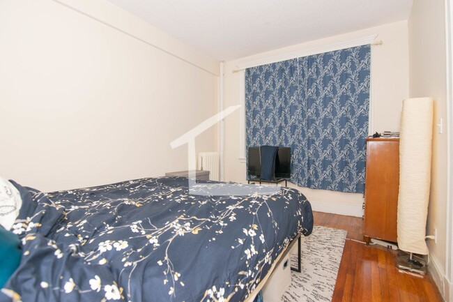 Building Photo - Beautifully updated 1 bed in Brighton.