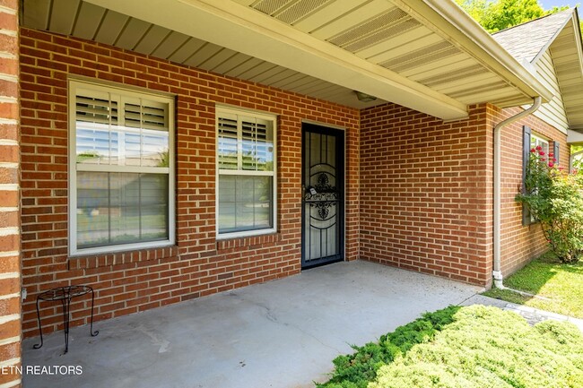 Building Photo - 170 Manchester Dr