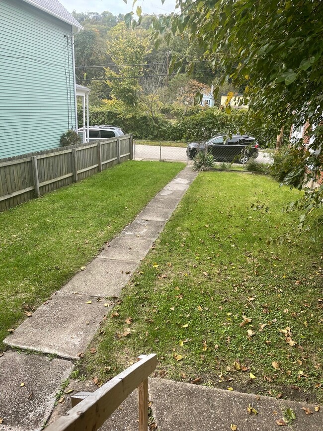 Building Photo - 746 Church St Ext