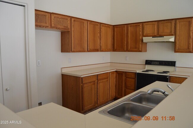 Building Photo - 4151 E Silverwood Dr