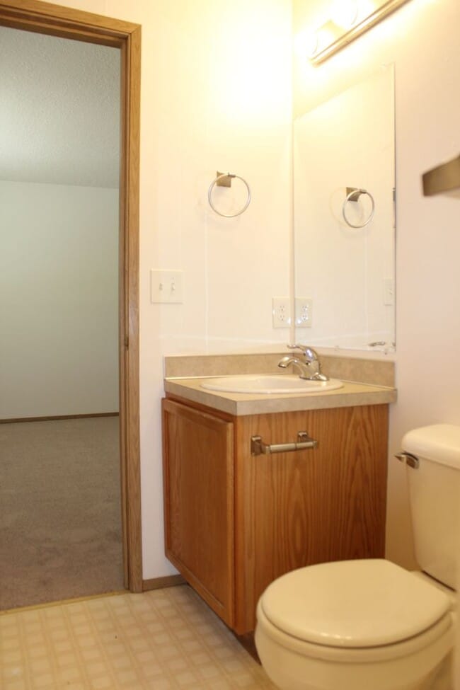 Building Photo - Four bedroom, two bath family home on quie...