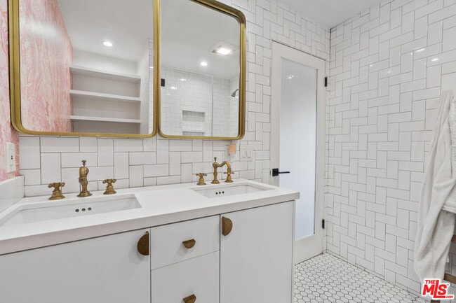 Building Photo - 11809 Marshall St