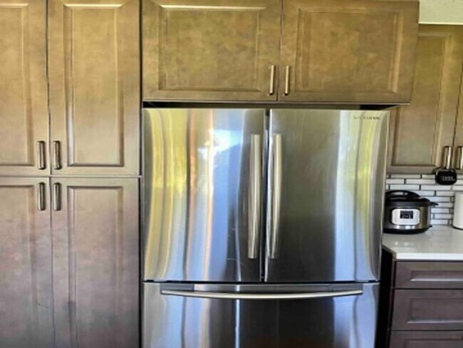 Building Photo - Available Now | Furnished 2BD/1BA Home in Hawaiian Paradise Park