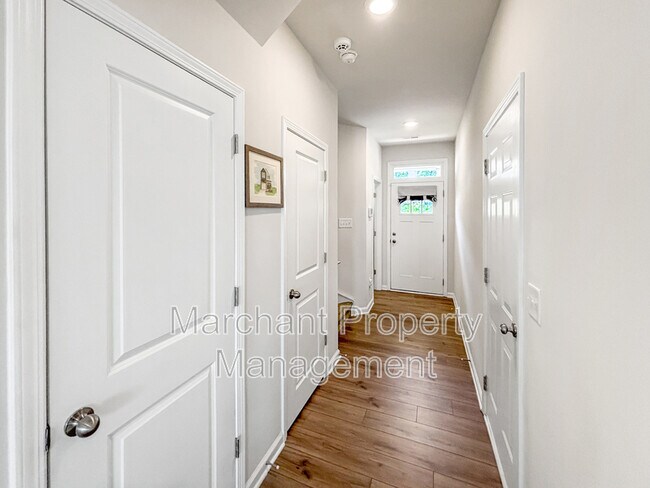 Building Photo - 324 E Compass Wy