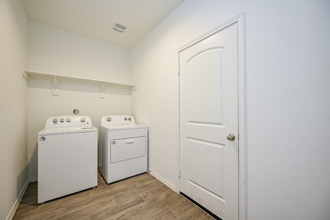 Building Photo - 5411 Auburn Gardens Ct