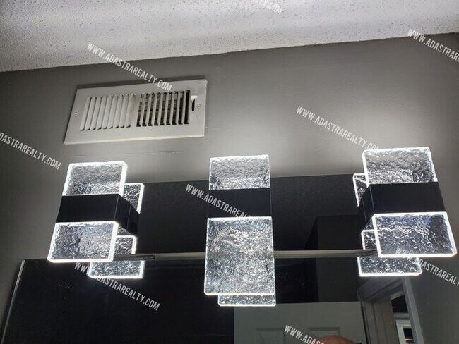 Building Photo - Gorgeous Modern Shawnee Townhome!! So much...