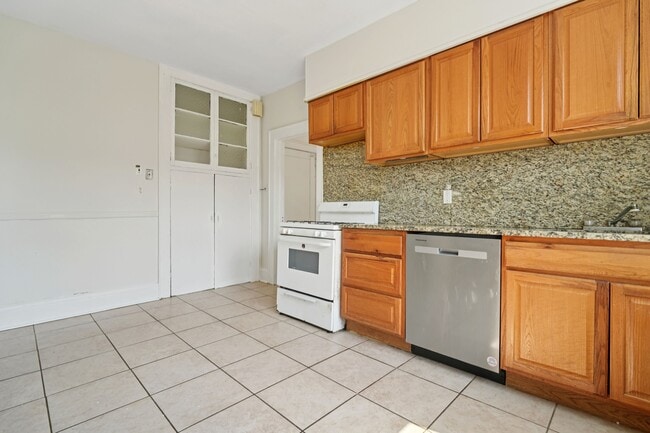 Building Photo - 60-62-62 Elmwood Ave