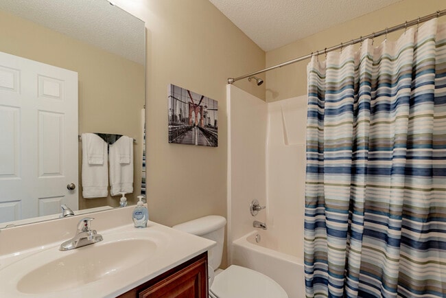 Building Photo - Furnished Rental