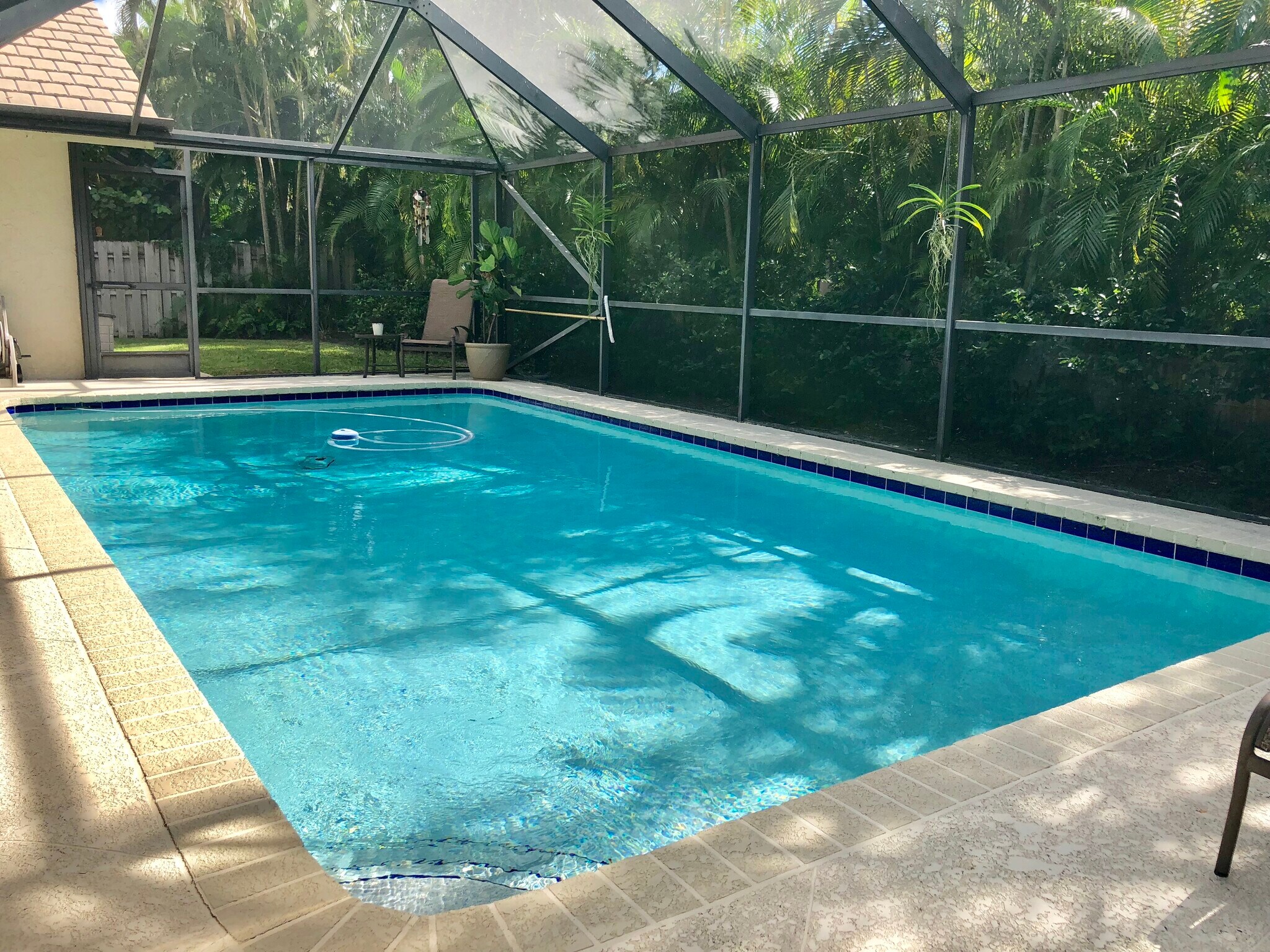Sparkling 15 x 30 pool to enjoy with family & friends - 2662 NW 42nd St