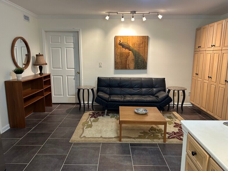 Living area - 5425 Cameron Forest Pky