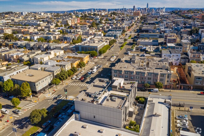 Proximity to Downtown - One Stanyan
