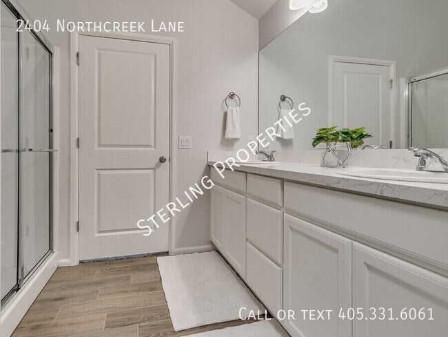 Building Photo - 2404 Northcreek Ln