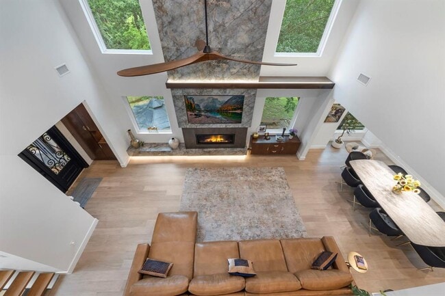 Building Photo - 14335 Hillshire Dr