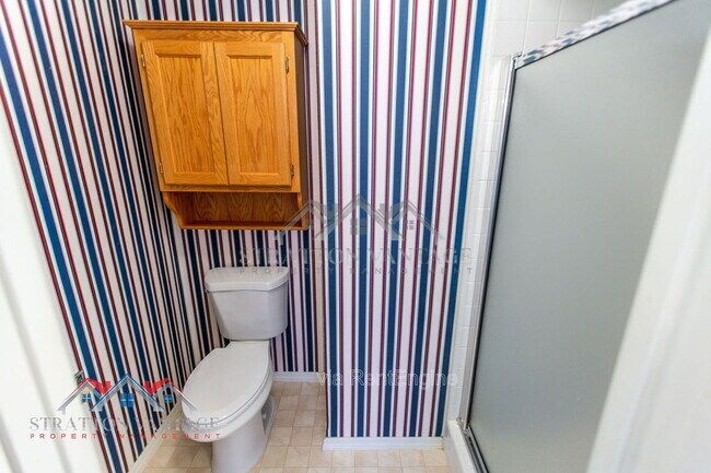 Building Photo - 10864 E Lindner Ave