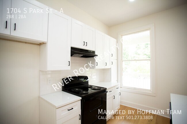Building Photo - 1704 S Park St