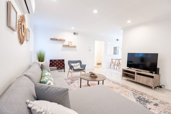 Building Photo - Cozy Zen Retreat Home with 4BD+3BA  Share ...