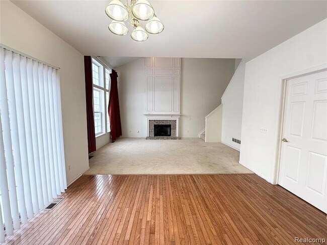 Building Photo - 6122 Cherrywood Dr