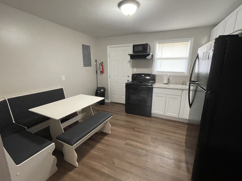 Kitchen with Furniture - 716 Marsh St