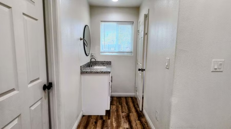 Building Photo - 156 E Marshall Blvd