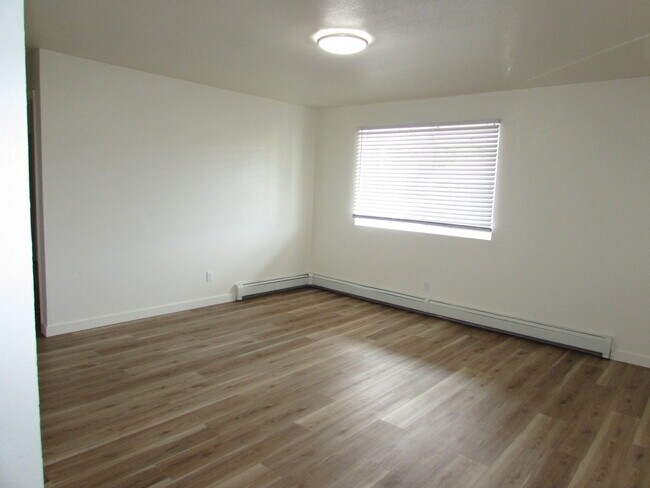 Building Photo - 3289 Lombardy Ln