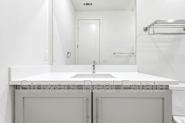 Building Photo - 6336 Moser Wy