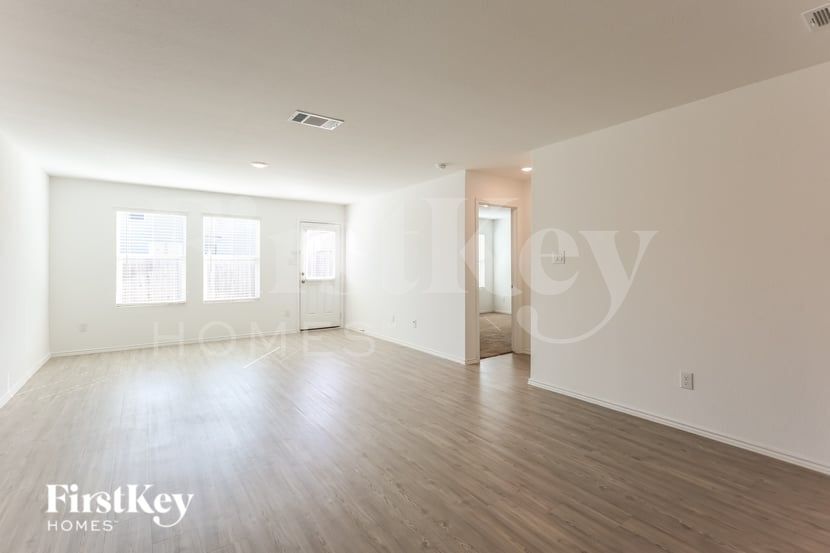 Building Photo - 5174 Fowler Crst