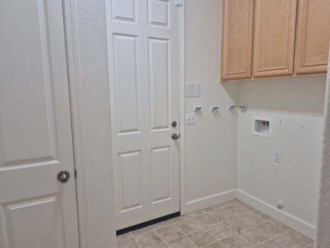 Building Photo - Coming Soon Beautiful 4 bedroom plus office with 3 Full bathrooms