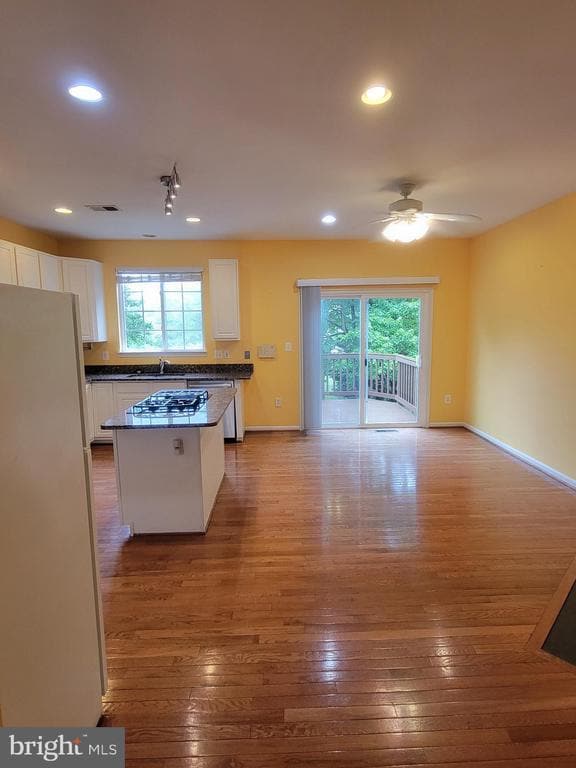 Building Photo - 43052 Candlewick Square