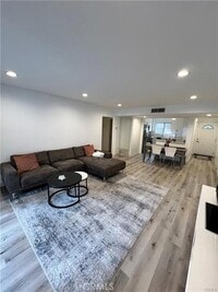 Building Photo - 10331 Lindley Ave