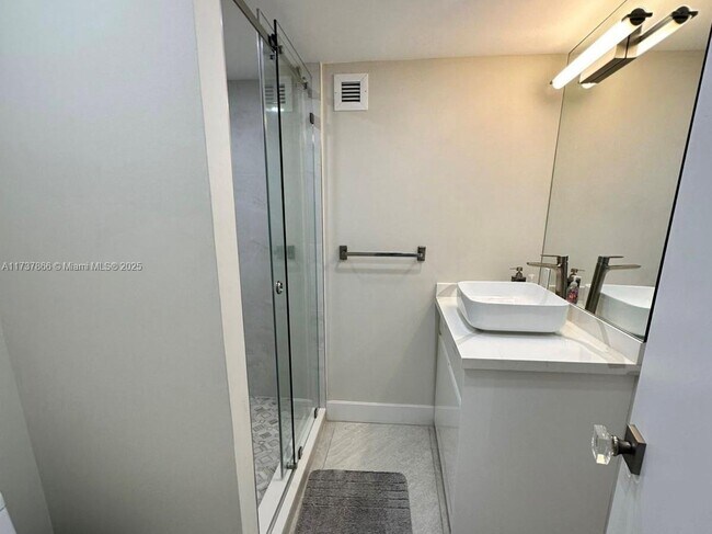 Building Photo - 2751 S Ocean Dr