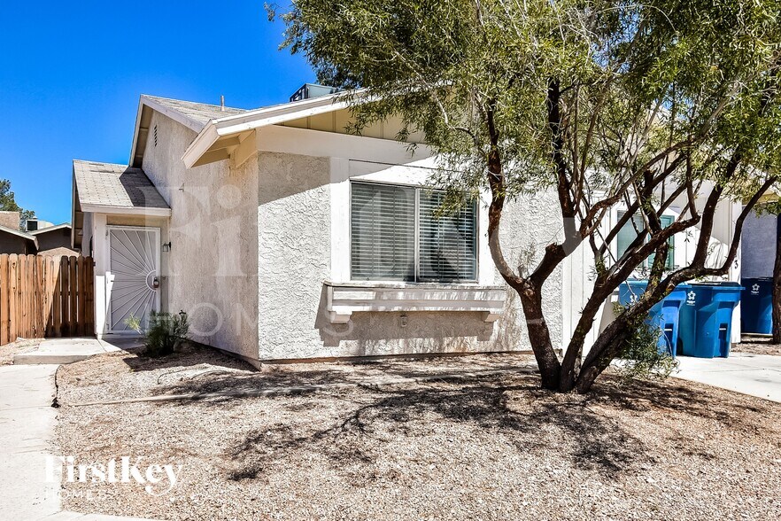 Building Photo - 1613 Amboy Dr