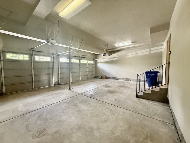 Building Photo - 2034 E 4500 S