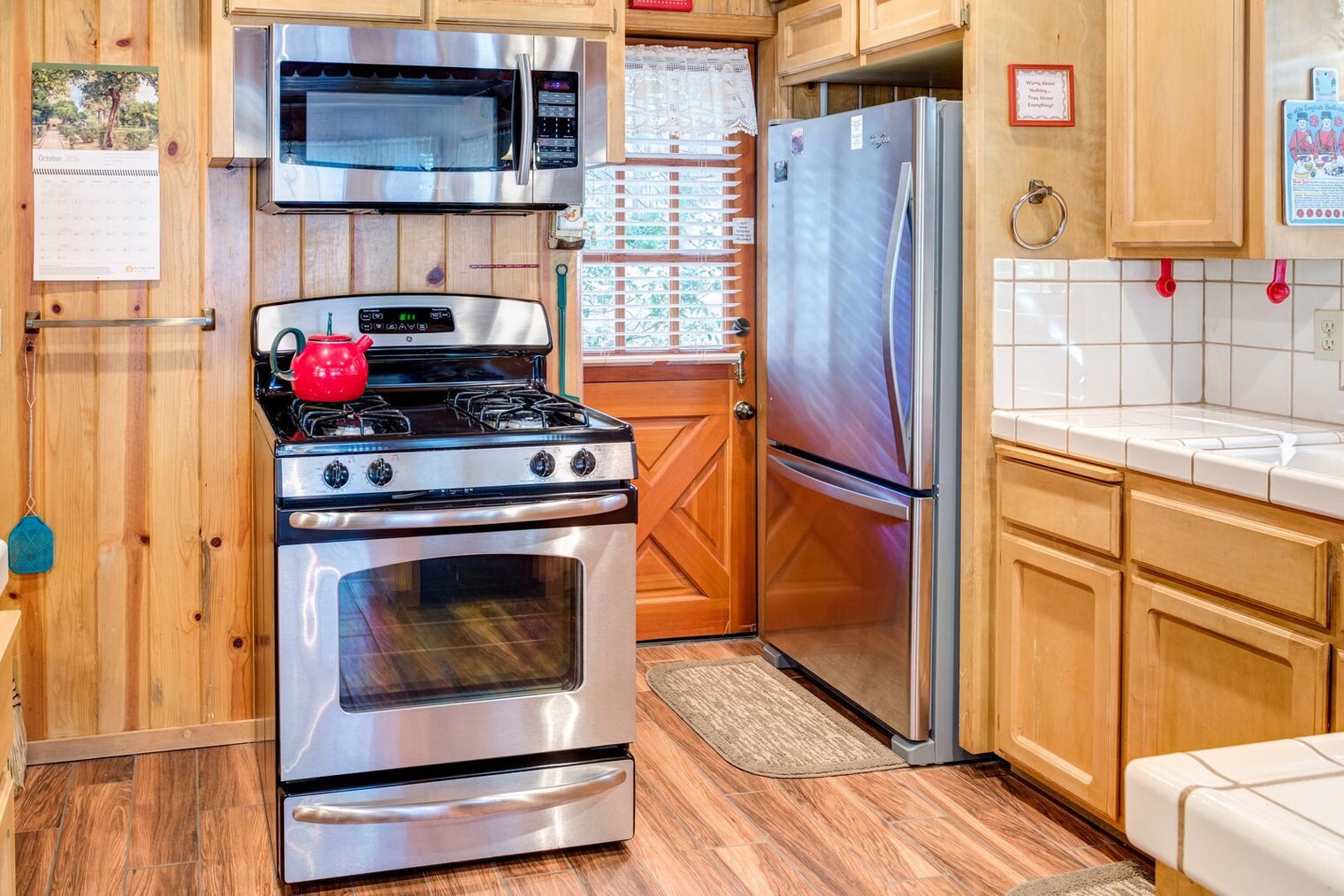 Building Photo - 8041 Woodpecker Way