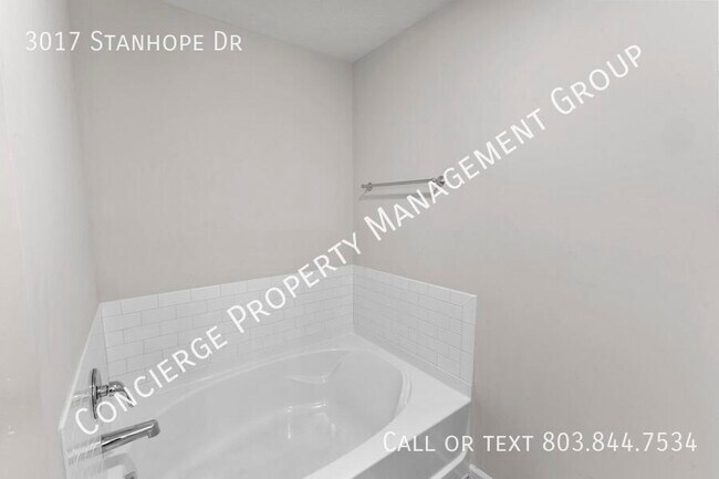 Building Photo - 3017 Stanhope Dr
