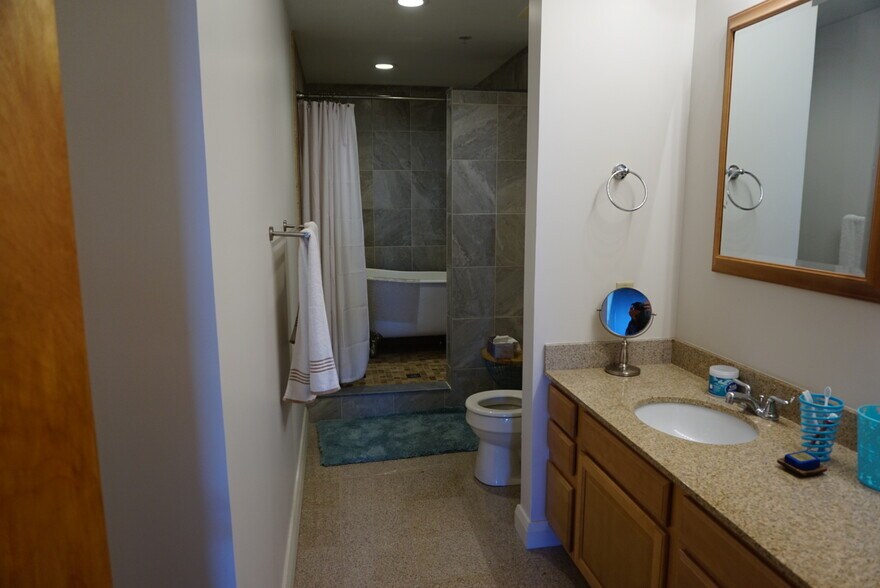 Master Bathroom - 300 4th Ave