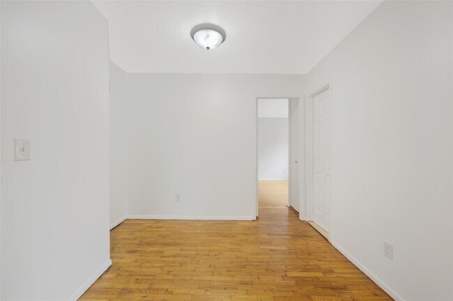 Building Photo - 31 Fero St