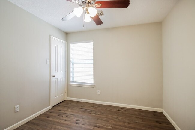 Building Photo - 26126 Cypresswood Dr