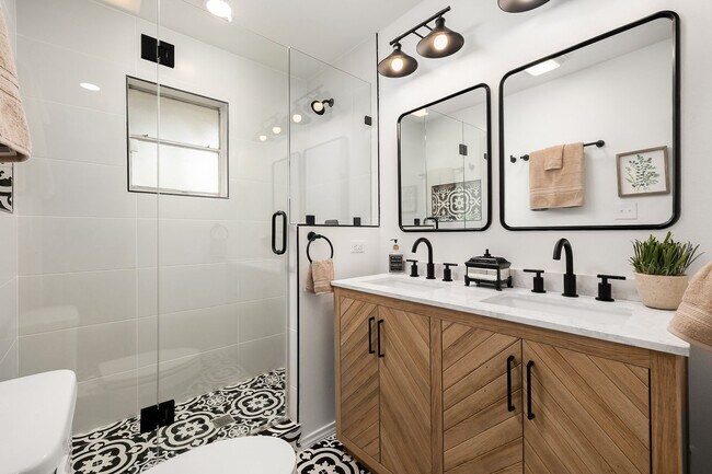 Building Photo - Cute & Cozy Dream Home in Mission