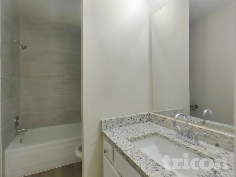 Building Photo - 2645 Danberry Ln