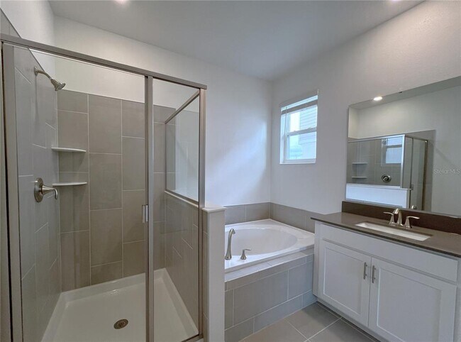 Building Photo - 4048 Redbridge Lp